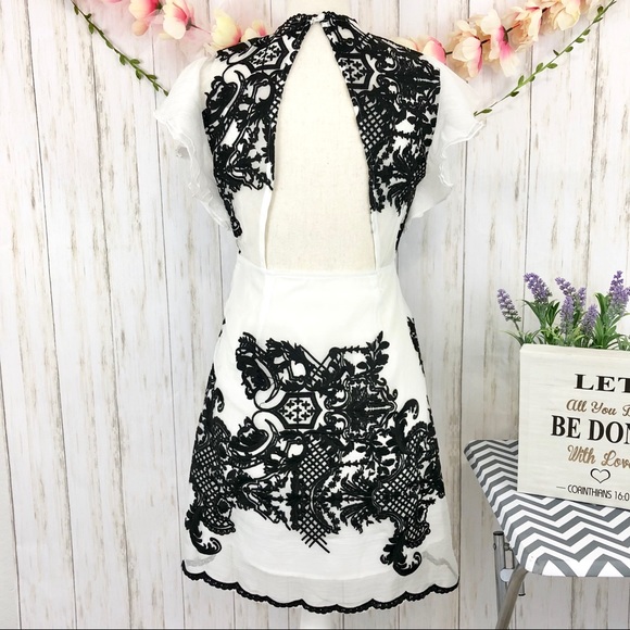 🌟NWT FOXIEDOX Amara Embroidered Dress - Picture 4 of 8